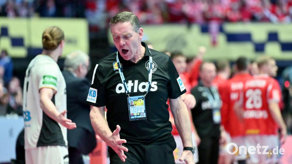 Hatte mit der DHB-Auswahl gegen Dänemark zuletzt immer das Nachsehen: Bundestrainer Alfred Gislason. (Archivbild) Bild: Sina Schuldt/dpa