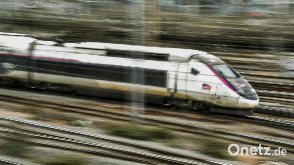 In französischen TGV-Hochgeschwindigkeitszügen haben Reisende einen festen Sitzplatz. (Symbolbild) Bild: Philippe Huguen/AFP/dpa
