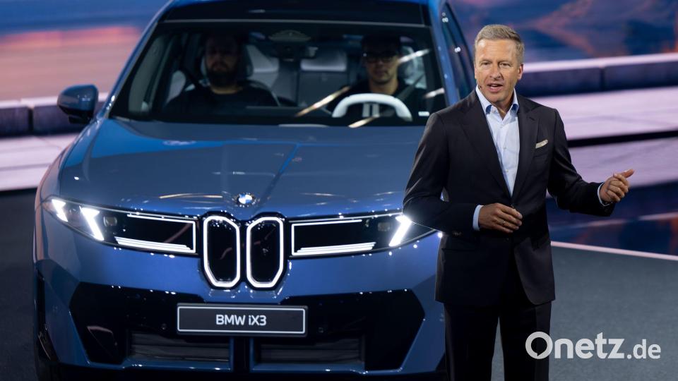 Ab Mitternacht ist nicht mehr Oliver Zipse, sondern Milan Nedeljkovic BMW-Chef. Der iX3 als erstes Modell der Neuen Klasse gehört zu seinem Vermächtnis. (Archivbild) Bild: Sven Hoppe/dpa
