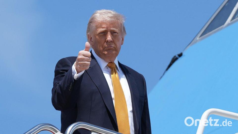 Trump brach in der Air Force One von Washington aus auf nach Peking. (Archivbild) Bild: Mark Schiefelbein/AP/dpa
