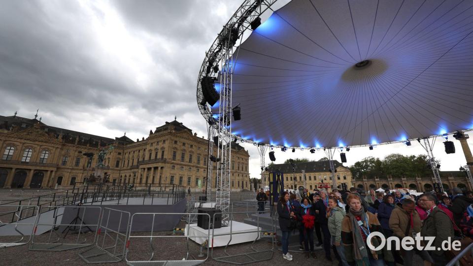 Zum Auftakt des Katholikentags war das Wetter sehr durchwachsen. Bild: Karl-Josef Hildenbrand/dpa