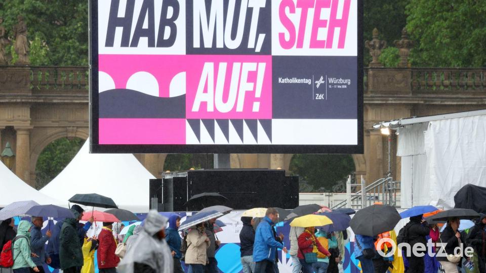 Das Motto lautet: „Hab' Mut, steh' auf!“ Bild: Karl-Josef Hildenbrand/dpa