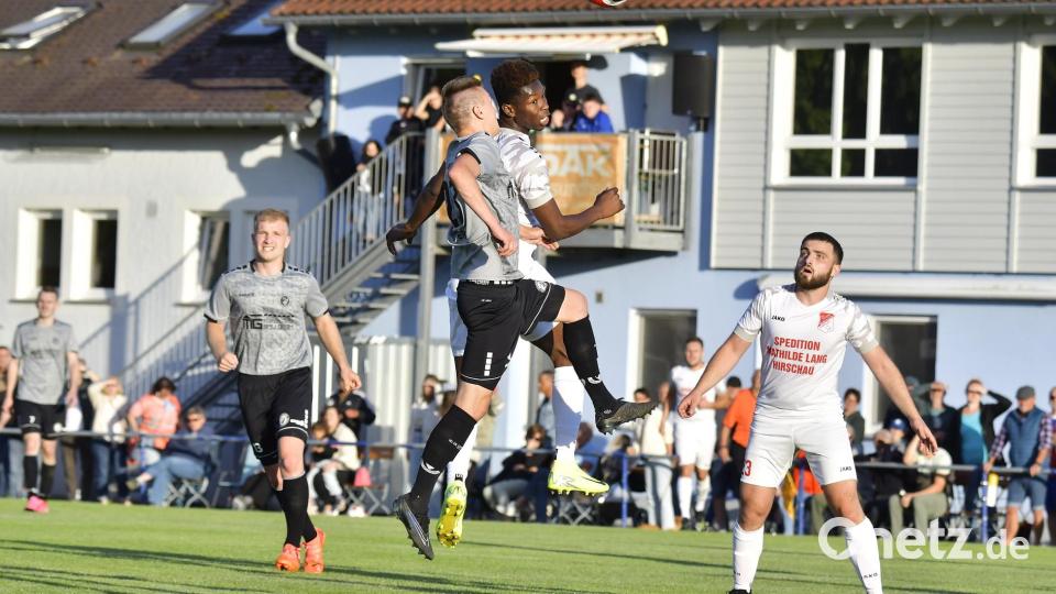 Alexander Bittner (zweiter von links) wechselt im Sommer zum SV Hahnbach. Bild: Hubert Ziegler