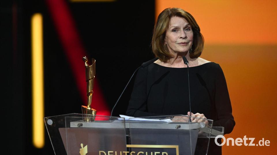Senta Berger hat im Laufe ihrer Schauspielkarriere schon viele Preise erhalten. (Archivbild) Bild: Soeren Stache/dpa