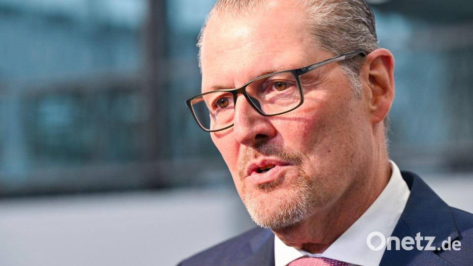 Arbeitgeberpräsident Rainer Dulger sieht vor allem bei Gewerkschaften und SPD die Notwendigkeit, sich zu bewegen. (Archivbild) Bild: Peter Kneffel/dpa