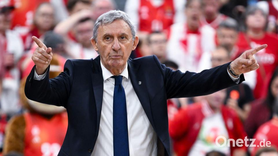 Svetislav Pesic will zum Abschluss seiner Trainerkarriere noch einmal Meister werden. (Archivbild) Bild: Sven Hoppe/dpa