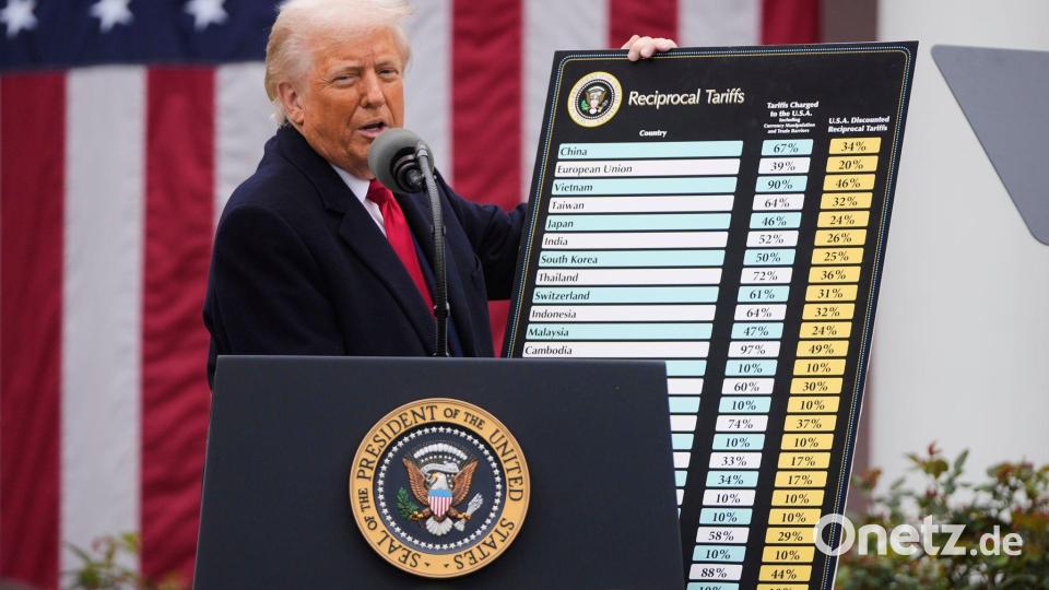 Trump hatte im April 2025 international neue Zollhöhen angekündigt. (Archivbild) Bild: Mark Schiefelbein/AP/dpa