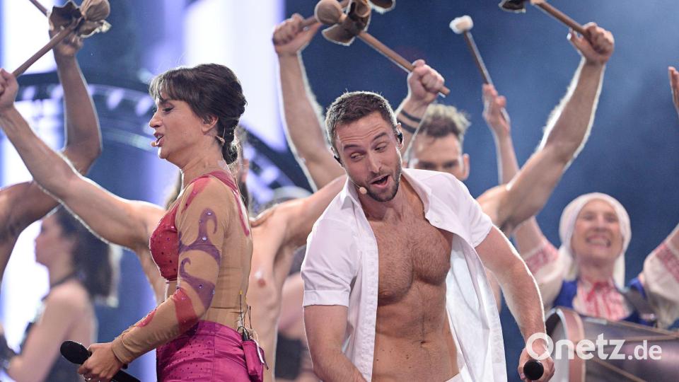 Måns Zelmerlöw und Petra Mede beim ESC-Finale in Stockholm 2016.  (Archivbild) Bild: picture alliance / dpa