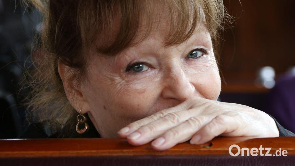 Domröse schrieb in ihrer Biografie: „Darf, wer unter der DDR gelitten hat, nicht um sie trauern?“ (Archivbild) Bild: Stephanie Pilick/dpa