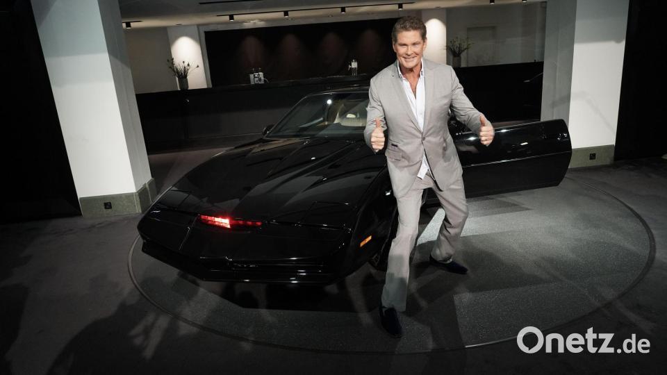 David Hasselhoff spielte in „Knight Rider“ den Verbrechensbekämpfer Michael Knight, der mit dem intelligenten sprechenden Auto KITT gegen Kriminelle kämpfte. (Archivbild) Bild: Jörg Carstensen/dpa