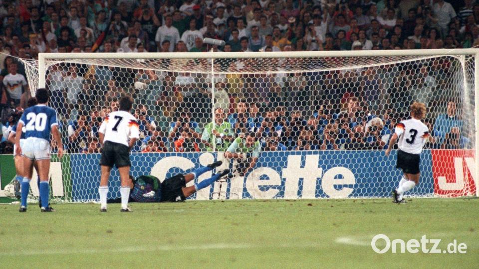 Andreas Brehme verwandelte den Elfmeter im WM-Finale. (Archivbild) Bild: Martina Hellmann/Deutsche Presse-Agentur GmbH/dpa