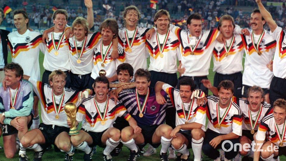 Das Weltmeisterteam von 1990. (Archivbild) Bild: picture-alliance / dpa