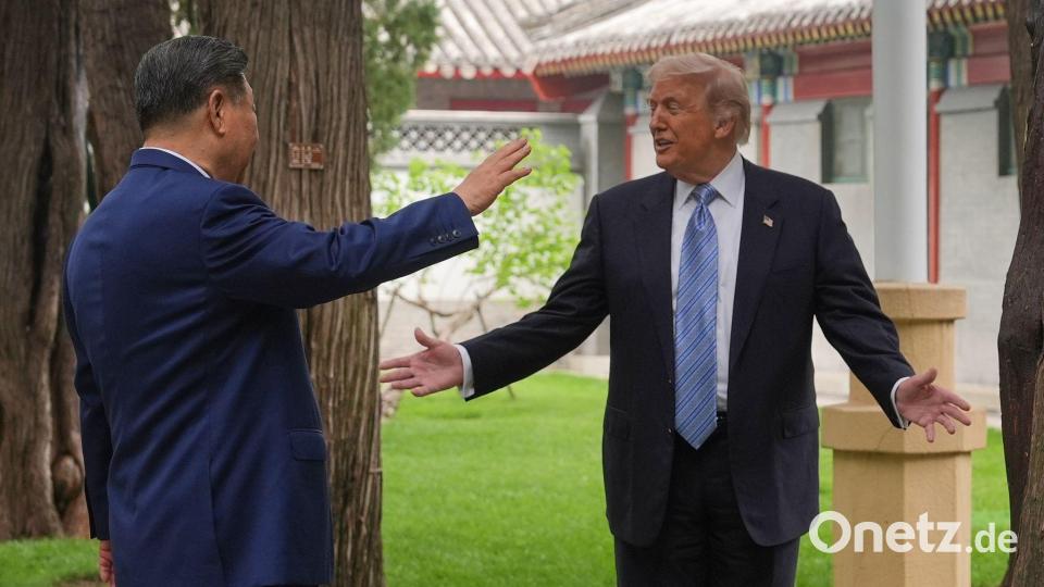 US-Präsident Trump in China Bild: Mark Schiefelbein/AP Pool/AP/dpa