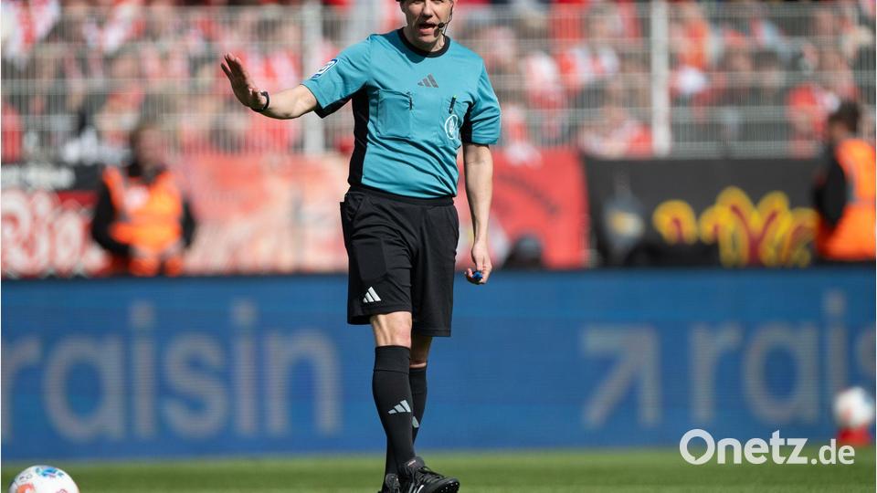Letzter Bundesliga-Einsatz: Patrick Ittrich beendet seine Schiedsrichter-Karriere. Bild: Soeren Stache/dpa