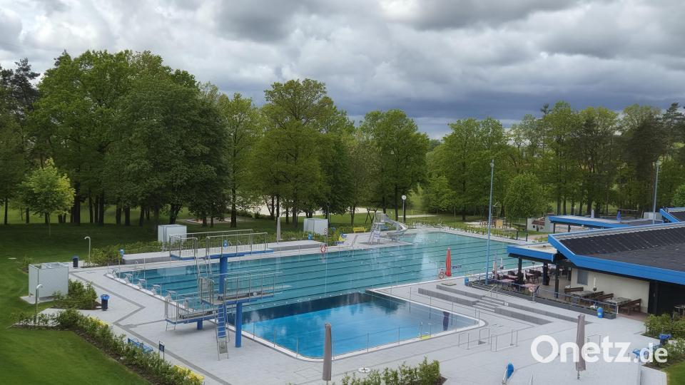 Noch liegt das Waldbad ruhig da. Doch ab Donnerstag soll der Trubel wieder losgehen. Bild: sne