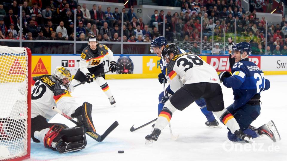 Torhüter Philipp Grubauer zeigt zum WM-Auftakt seine Klasse und ist einer der Hoffnungsträger gegen Lettland. Bild: Claudio Thoma/KEYSTONE/dpa