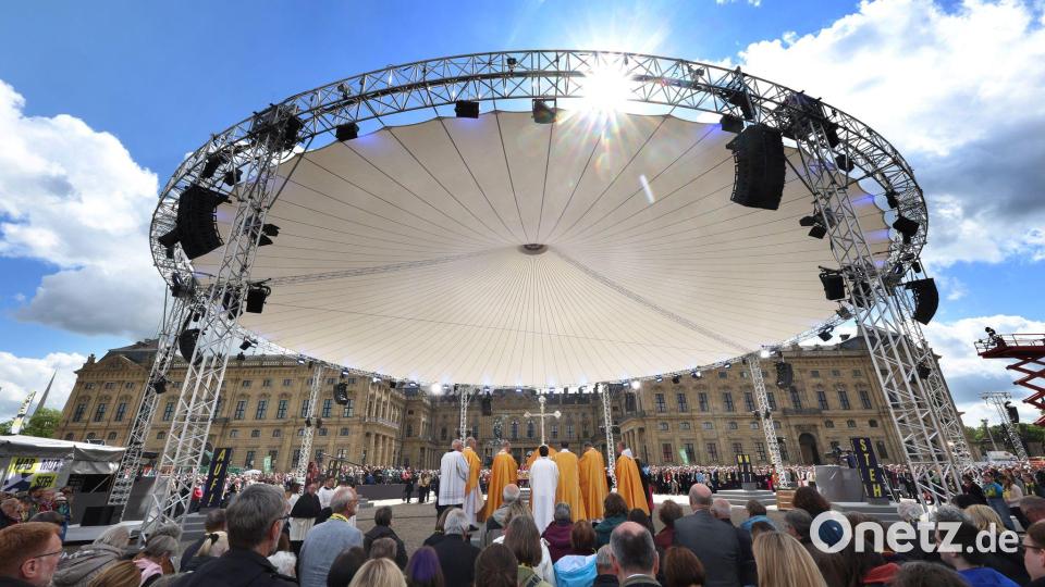 Zum Abschlussgottesdienst schien die Sonne. Bild: Karl-Josef Hildenbrand/dpa