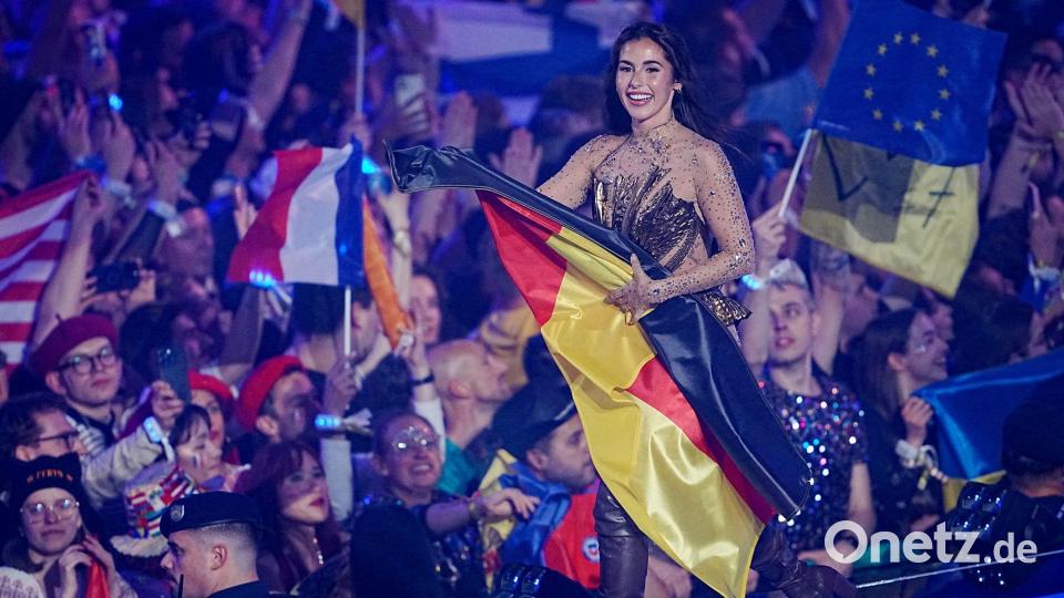 Sarah Engels aus Deutschland kommt  im Finale des 70. Eurovision Song Contest (ESC) in der Wiener Stadthalle auf die Bühne. Bild: Georg Hochmuth/APA/dpa