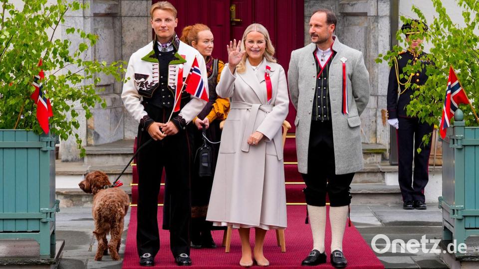Kronprinzessin Mette-Marit (m) zeigte sich erneut in der Öffentlichkeit. Bild: Lise Åserud/NTB/dpa