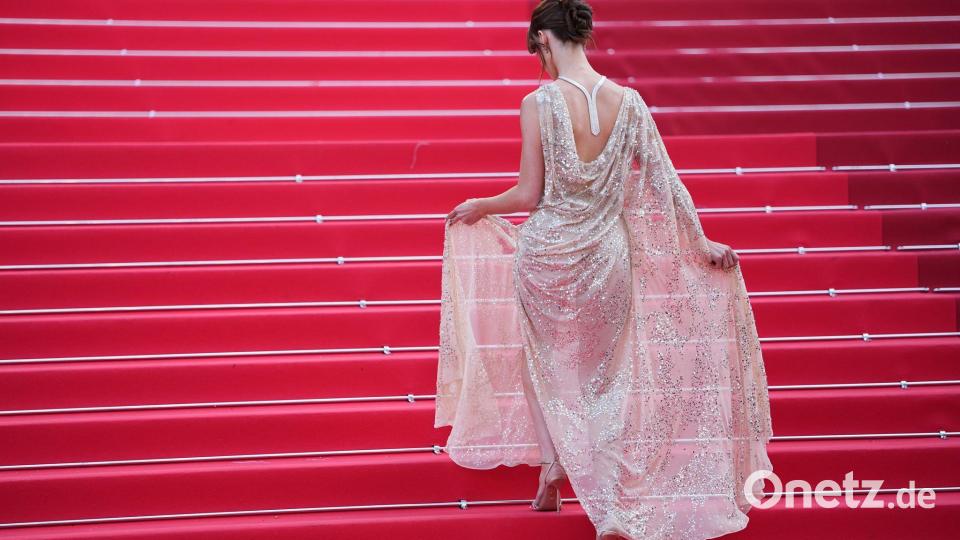 Rote Treppe in Cannes - Daisy Edgar Jones Bild: Scott A Garfitt/Invision/AP/dpa