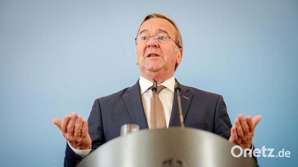 Bei einer Pressekonferenz wird Verteidigungsminister Boris Pistorius (SPD) auf die Eckpunkte für den Zivilschutz angesprochen. Bild: Kay Nietfeld/dpa