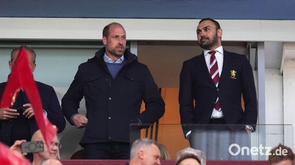 Prinz William (l) ist glühender Fan von Aston Villa und häufig im Stadion zu Gast. (Archivbild) Bild: Mike Egerton/PA Wire/dpa