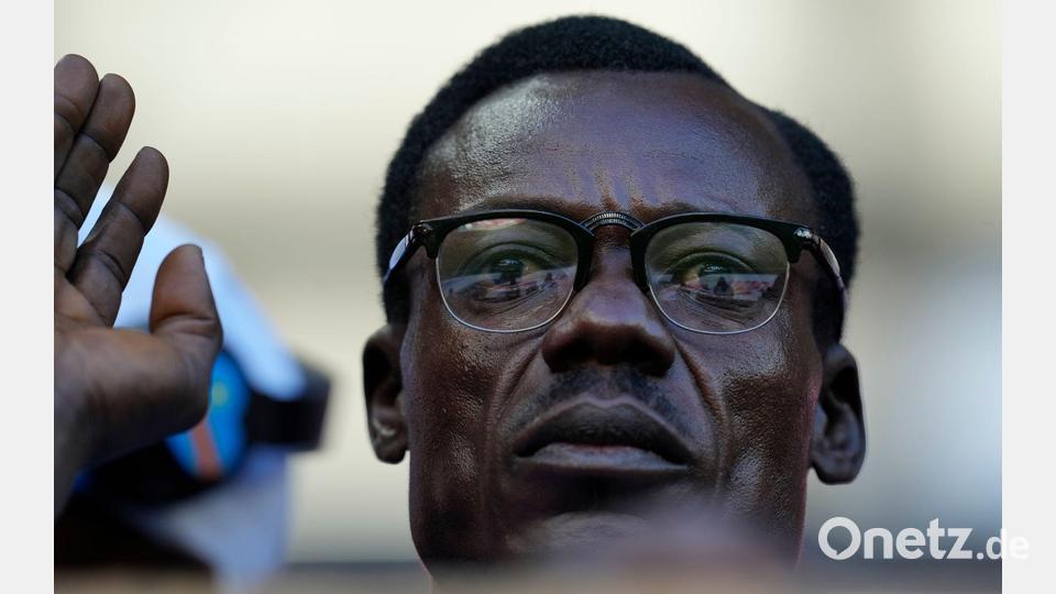 Der „Lumumba“-Fan der DR Kongo reist zur WM. (Archivbild) Bild: Mosa'ab Elshamy/AP/dpa