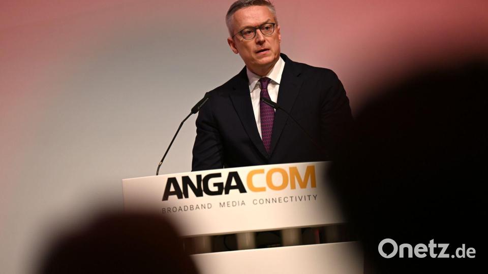 Ein DSL-Aus „mit der Brechstange“ möche er nicht: Bundesdigitalminister Karsten Wildberger (CDU). Bild: Wolf von Dewitz/dpa