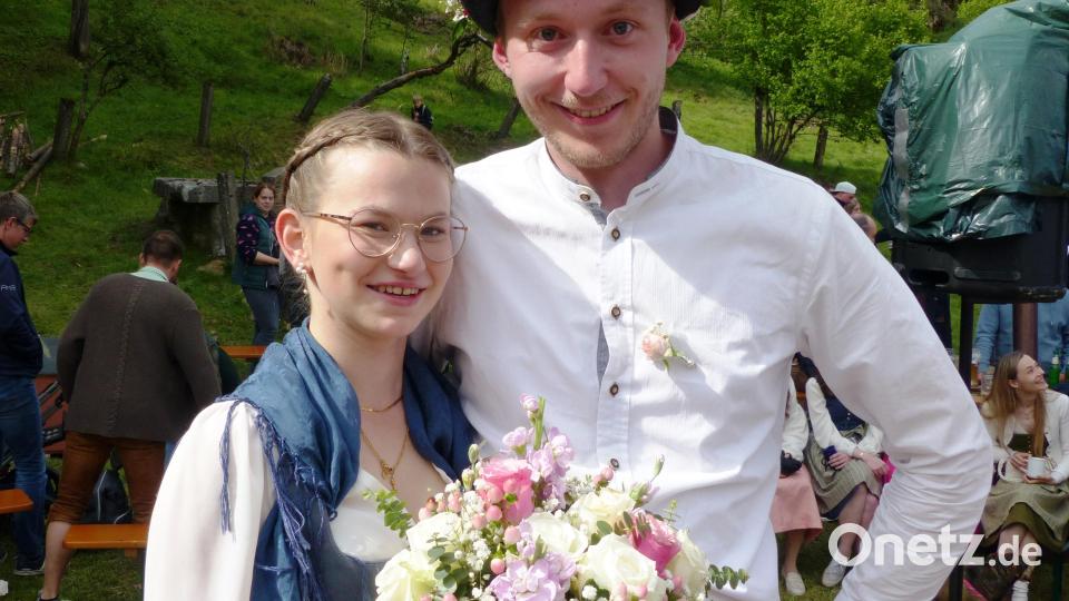 Das neue Kastler Oberkirwapaar: Luisa Sperl aus Ransbach und Jonas Donhauser vom Mennersberg. Bild: jp