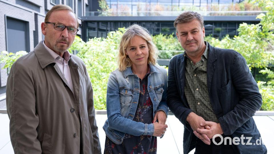 Held (l) spielte unter anderem den Kommissar Ludwig Schaller in der ZDF-Krimireihe „München Mord“ an der Seite von Bernadette Heerwagen (M) und Marcus Mittermeier (r). Bild: Sven Hoppe/dpa