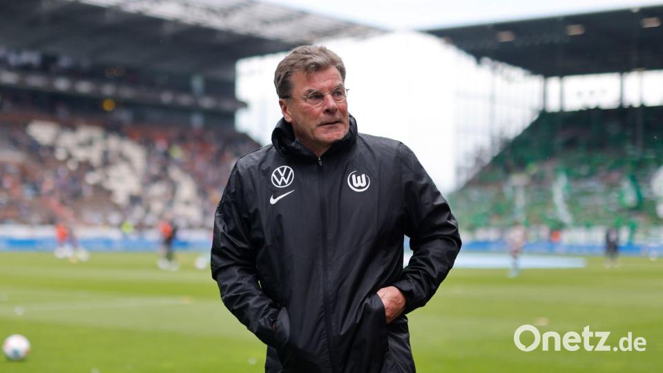 Trainer Dieter Hecking vom VfL Wolfsburg Bild: Philipp Szyza/dpa