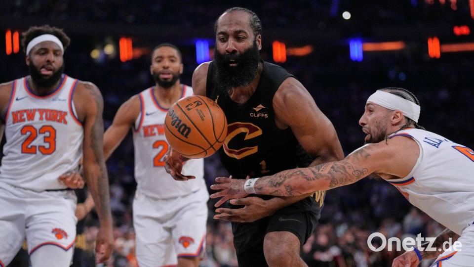 James Harden und die Cavs verloren komplett die Kontrolle - trotz 22 Punkten Vorsprung. Bild: Seth Wenig/AP/dpa