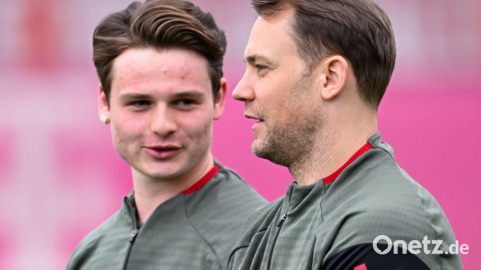 Jonas Urbig ist ein Kandidat für einen WM-Job, als Backup von Manuel Neuer (r.). (Archivbild) Bild: Sven Hoppe/dpa