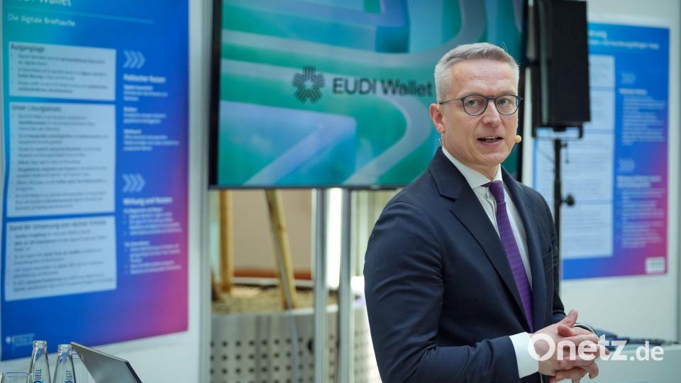 Digitalminister Karsten Wildberger (CDU) ist verantwortlich für die Einführung der EUDI-Wallet in Deutschland. Er hat sich auf das Startdatum 2. Januar festgelegt. (Archivbild) Bild: Soeren Stache/dpa