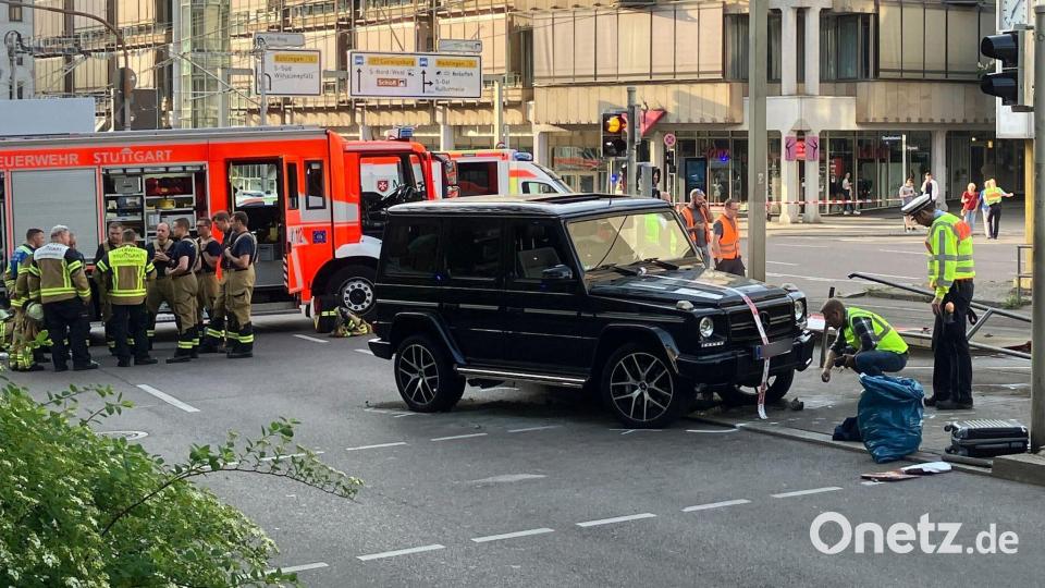 Der Fahrer war in der Stuttgarter Innenstadt mit seinem Geländewagen von der Straße abgekommen. (Archivbild) Bild: Marco Krefting/dpa