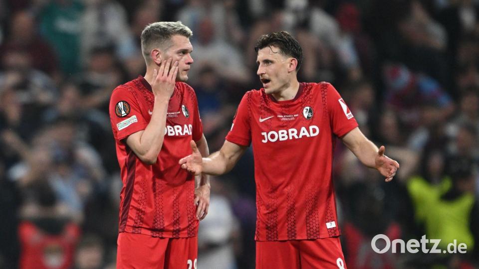 Nichts zu machen für die Freiburger um Matthias Ginter (l) und Maximilian Eggestein. Bild: Robert Michael/dpa