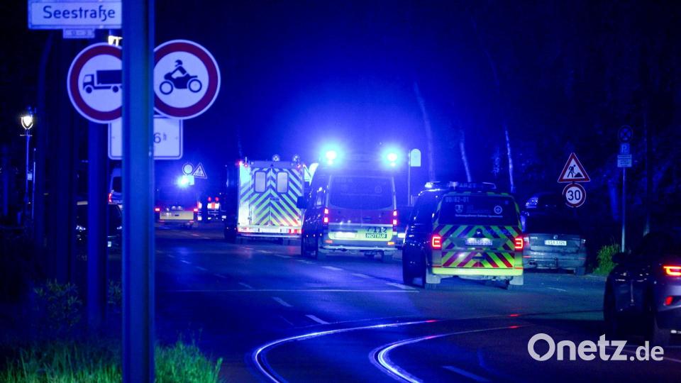 Ein Ebola-Patient wird in der Berliner Charité behandelt. Bild: Christophe Gateau/dpa