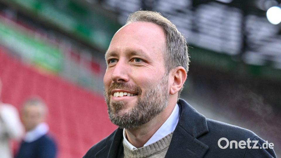 Nach dem gescheiterten Experiment mit Sandro Wagner setzt Augsburgs Boss Michael Ströll auf Manuel Baum als Coach. (Archivbild) Bild: Harry Langer/dpa