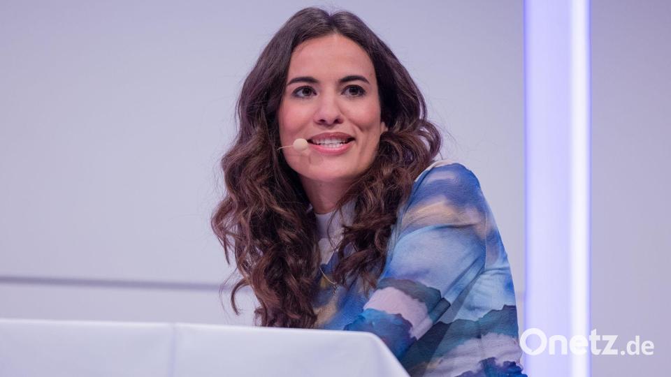Mona Ameziane moderierte wieder die Civis-Preisverleihung. (Archivbild) Bild: Rolf Vennenbernd/dpa