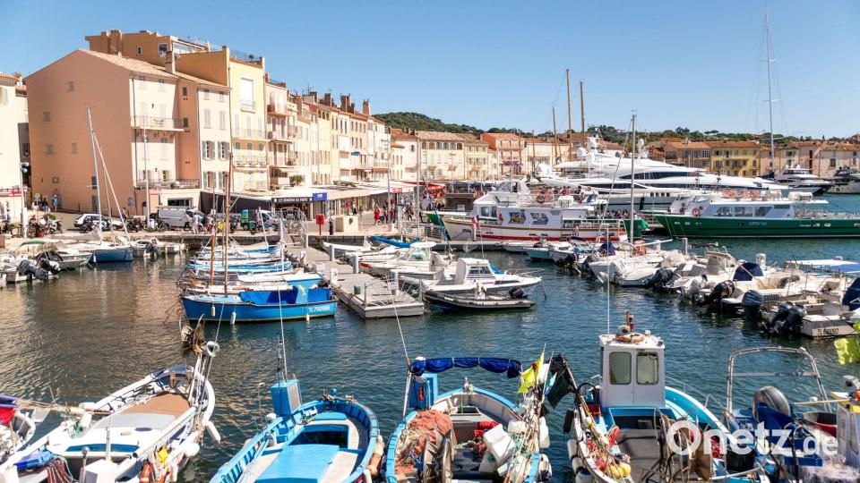 Nach Hawaii, Sizilien und Thailand verlagert sich die Handlung der vierten Staffel von „The White Lotus“ an die Côte d'Azur, unter anderem nach Saint-Tropez. (Archivbild) Bild: Sebastian Sinterhauf/dpa