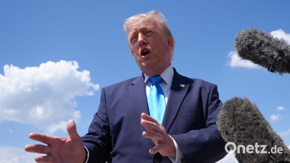 Trump kündigt die Entsendung Tausender Soldaten nach Polen an. Bild: Jacquelyn Martin/AP/dpa