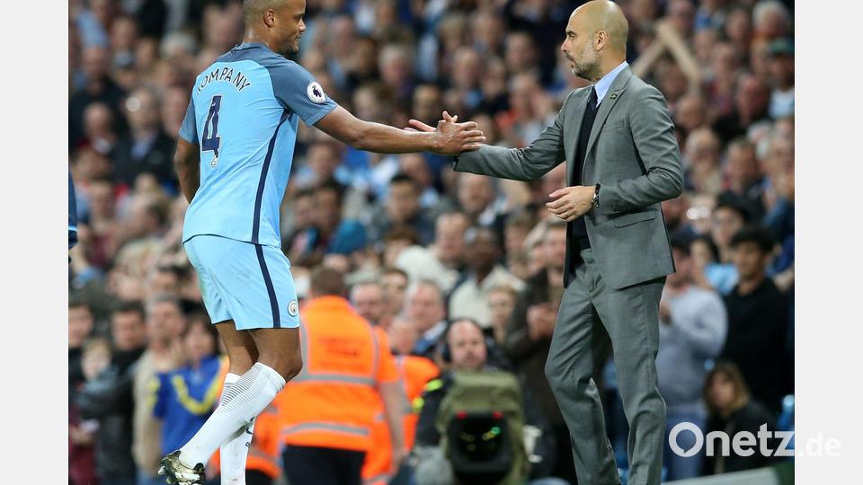 Vincent Kompany (l) war Pep Guardiolas Kapitän bei Manchester City. (Archivbild) Bild: Martin Rickett/Press Association/dpa