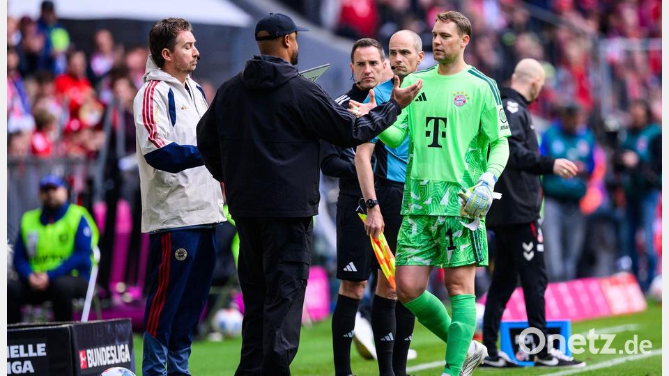 Nummer eins bei der WM, Zuschauer beim Pokalfinale? Bei Manuel Neuer (r), hier bei seiner Auswechslung gegen Köln, zwickt weiter die Wade. (Archivbild) Bild: Tom Weller/dpa