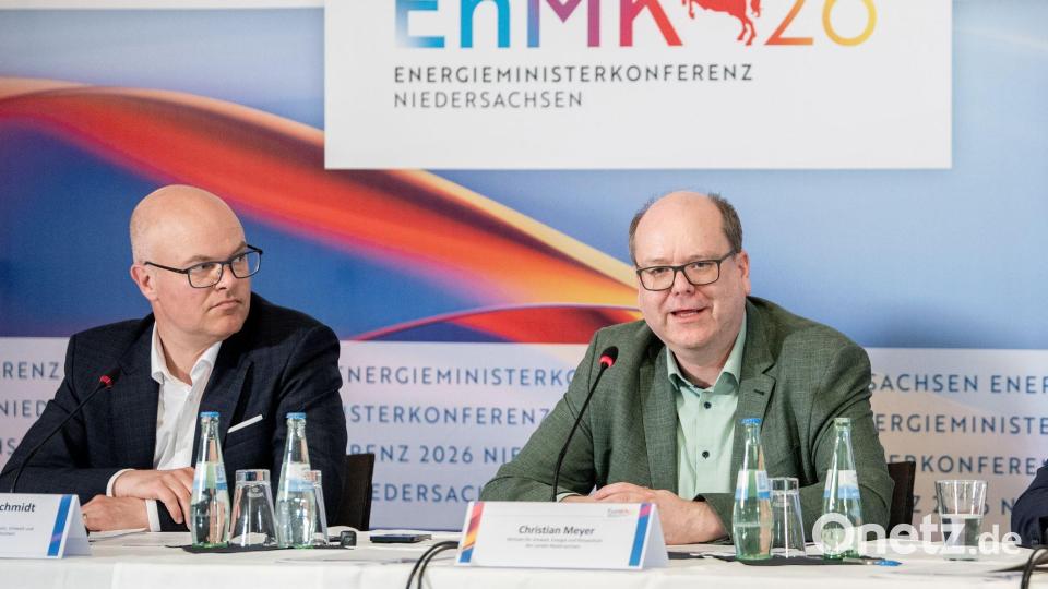 Die Energieminister von Schleswig-Holstein und Niedersachsen, Tobias Goldschmidt (l.) und Christian Meyer (beide Grüne), sehen die Energiewende-Reformpläne der Bundesregierung kritisch. Bild: Hauke-Christian Dittrich/dpa