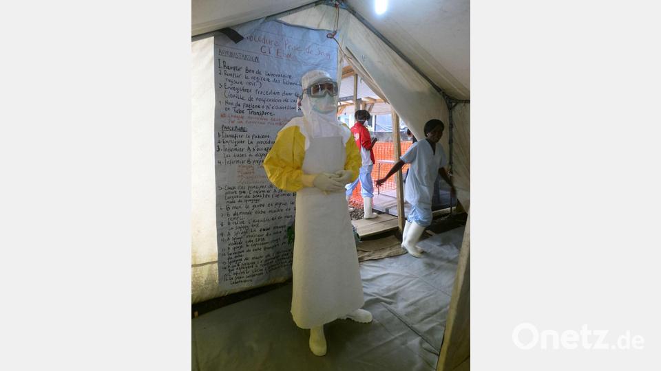 Der Berliner Arzt Maximilian Gertler kennt die Herausforderungen eines Ebola-Einsatzes aus eigener Erfahrung bei Ärzte ohne Grenzen (Handout) Bild: Medecins sans Frontieres/dpa