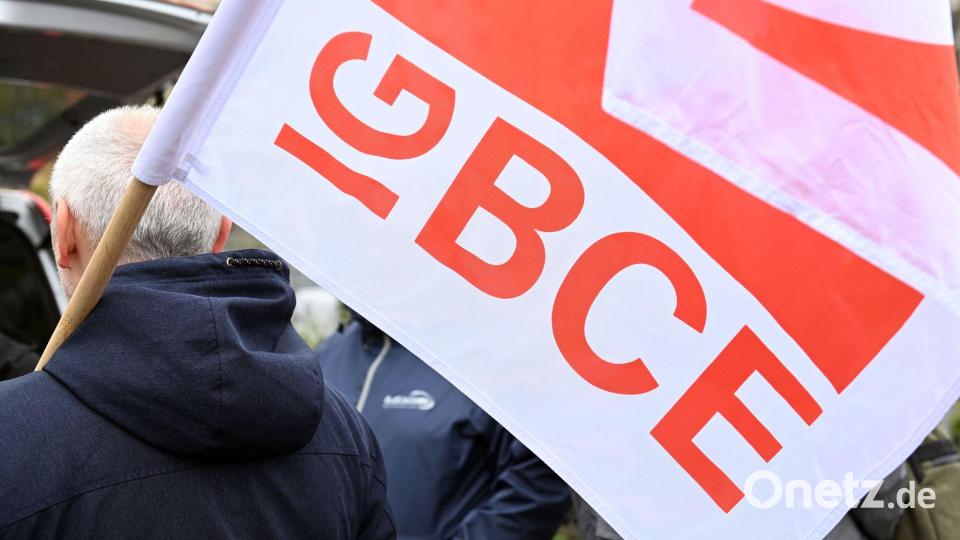 Die Gewerkschaft IG BCE kämpft um den Erhalt der Arbeitsplätze bei Biontech. (Symbolbild) Bild: Michael Bahlo/dpa