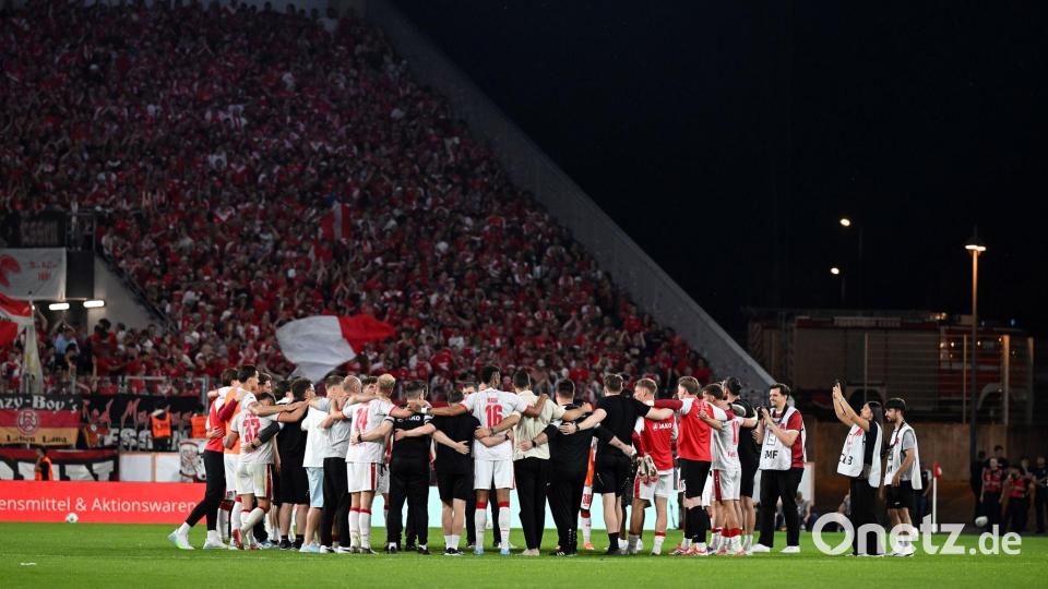 Mit Kampfgeist und Zusammenhalt will RWE in die 2. Bundesliga. Bild: Federico Gambarini/dpa