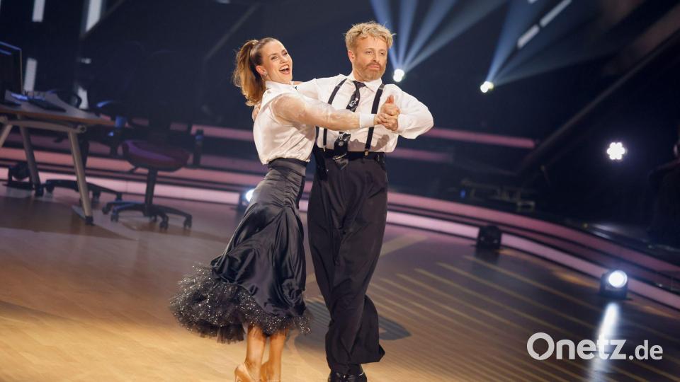 Sie sind rausgeflogen: Für Musiker Ross Antony und Profitänzerin Mariia Maksina geht es nicht ins Finale. Bild: Thomas Banneyer/dpa