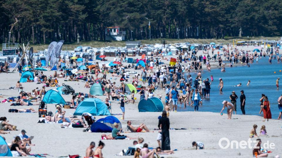 Auch auf der Ostseeinsel Rügen genießen unzählige Badegäste das sommerliche Wetter. Bild: Stefan Sauer/dpa