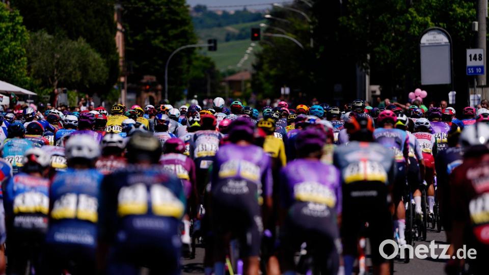 Hohe Temperaturen und hohes Tempo beim Giro. Bild: Fabio Ferrari/LaPresse/AP/dpa
